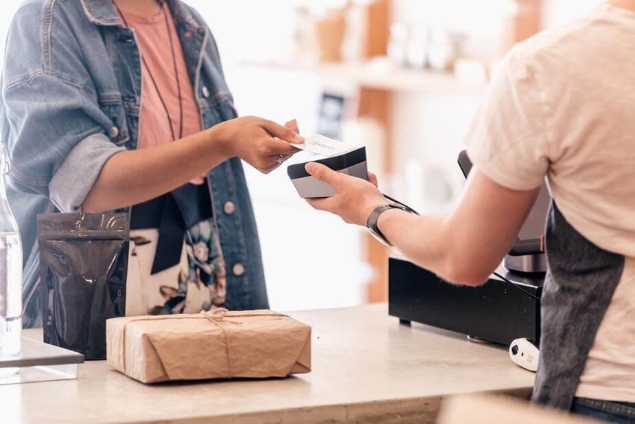 Khách hàng là gì? Tầm quan trọng của khách hàng đối với doanh nghiệp trong thời đại công nghệ số 3 tam-quan-trong-cua-khach-hang-doi-voi-doanh-nghiep