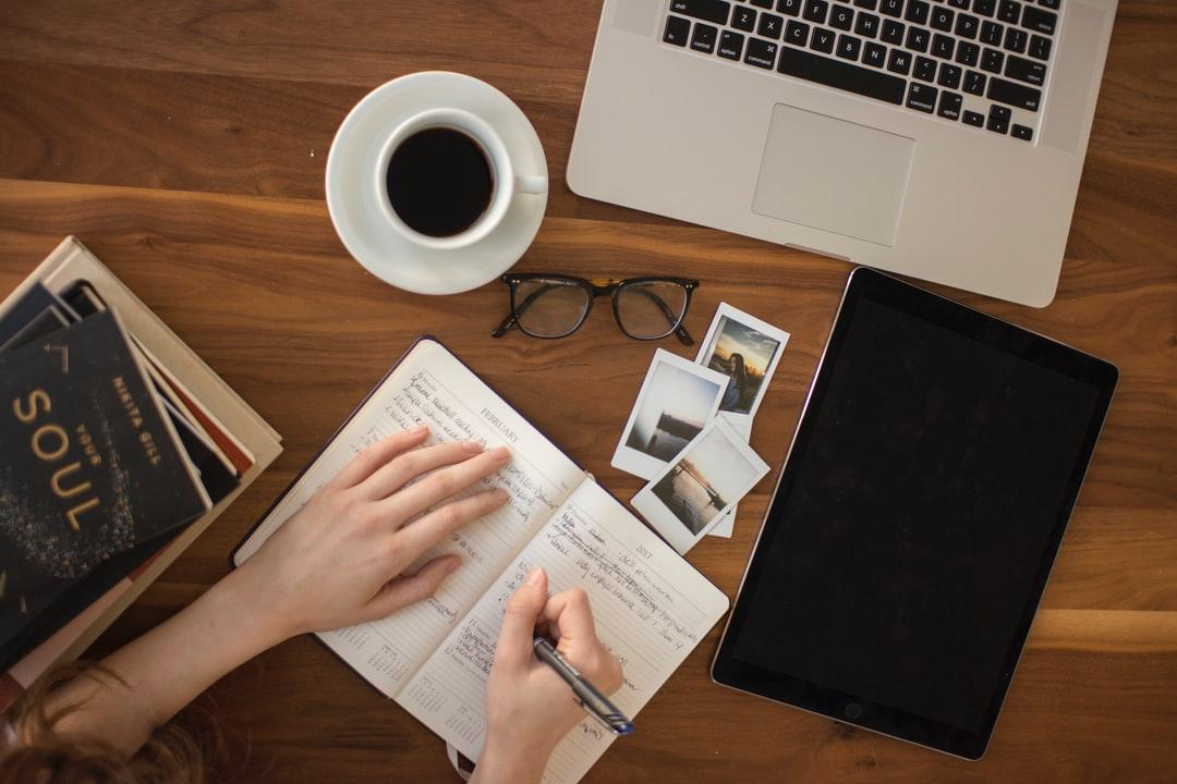 Cập nhật các thuật ngữ trong thương mại điện tử hot nhất năm 2022 1 cac-thuat-ngu-trong-thuong-mai-dien-tu