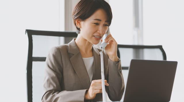 “Nằm lòng” 6 cách xử lý tình huống khách hàng phàn nàn hiệu quả cho doanh nghiệp 5 xu-ly-tinh-huong-khach-hang-phan-nan
