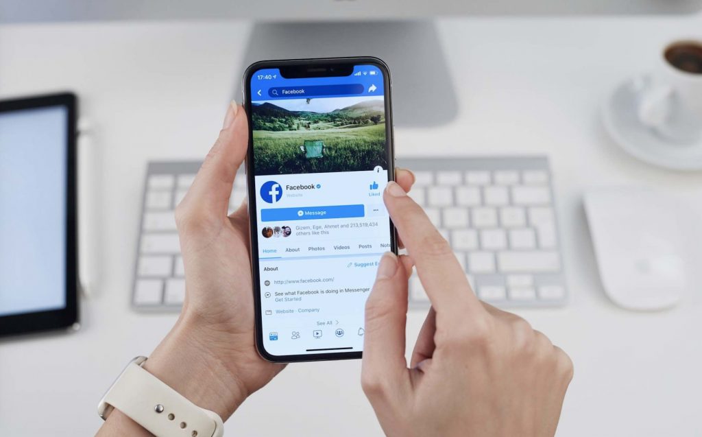“Bỏ túi” ngay 9 cách thu hút khách hàng trên Facebook hiệu quả dành cho doanh nghiệp 2 cach-thu-hut-khach-hang-tren-facebook