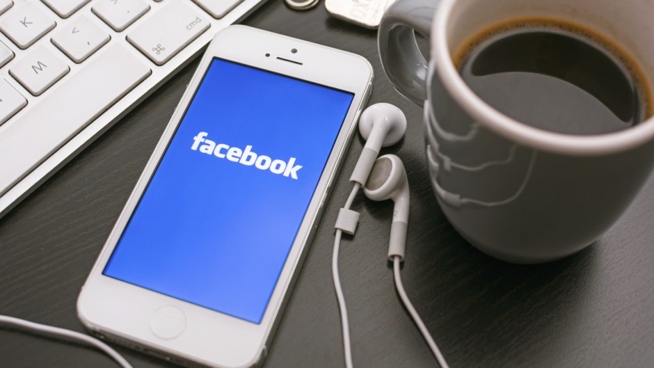 “Bỏ túi” ngay 9 cách thu hút khách hàng trên Facebook hiệu quả dành cho doanh nghiệp 5 cach-thu-hut-khach-hang-tren-facebook
