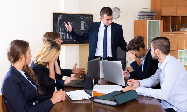 “Bật mí” 7 cách quản lý nhân viên cứng đầu hiệu quả dành cho doanh nghiệp 3 cach-quan-ly-nhan-vien-cung-dau