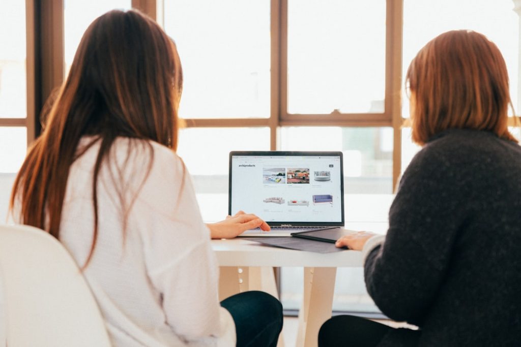 “Bỏ túi” ngay 9 cách thu hút khách hàng trên Facebook hiệu quả dành cho doanh nghiệp 7 cach-thu-hut-khach-hang-tren-facebook