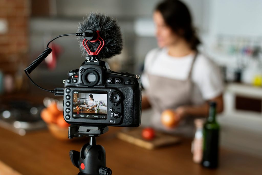 TVC là gì? Điểm khác biệt giữa TVC và Viral clip 1 tvc-la-gi?